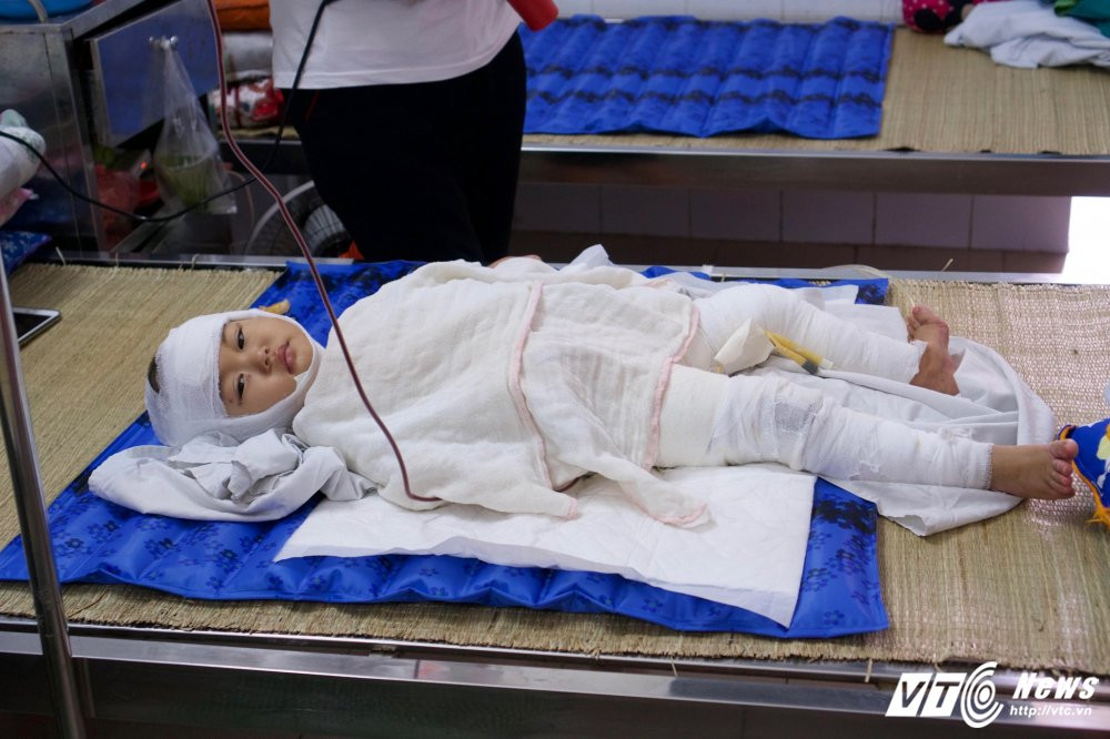 z704845895854_85eba4b4f4e4f52ffe80bf2b3e8eb645 3