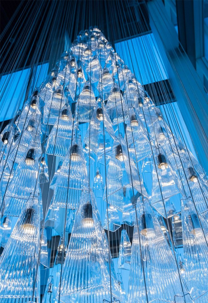 nude-lee-broom-christmas-tree-aqua-shard-designboom05 3
