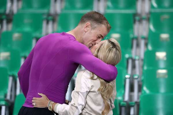 20160621111324-joehart-wife