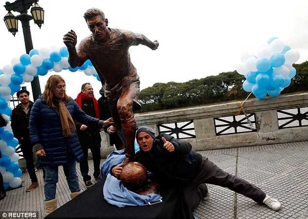 35C3B76500000578-3664984-image-a-36_1467153866825