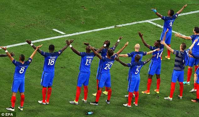 360E1EEB00000578-3679857-image-a-62_1467931060732