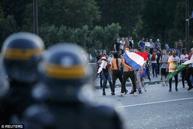 3624009100000578-3683572-