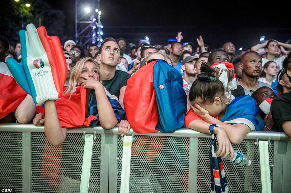 3624B12400000578-3683443-