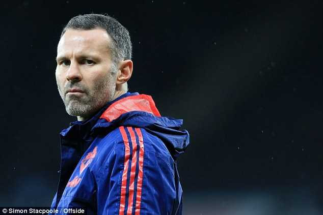 39015DFF00000578-0-image-a-36_1475525697970