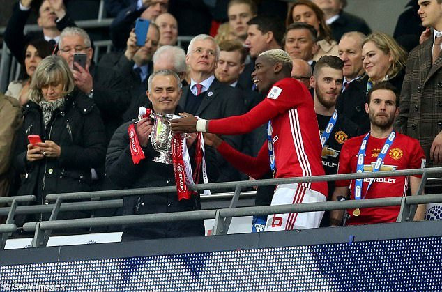 Hinh anh Manchester United vua trai qua mua giai toi te nhat trong lich su Premier League 3