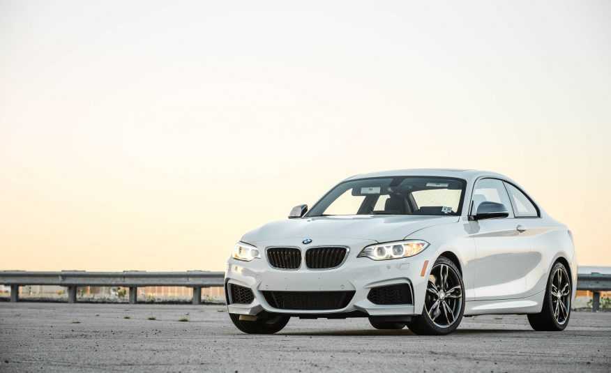 2017-BMW-M240i-101-876x535