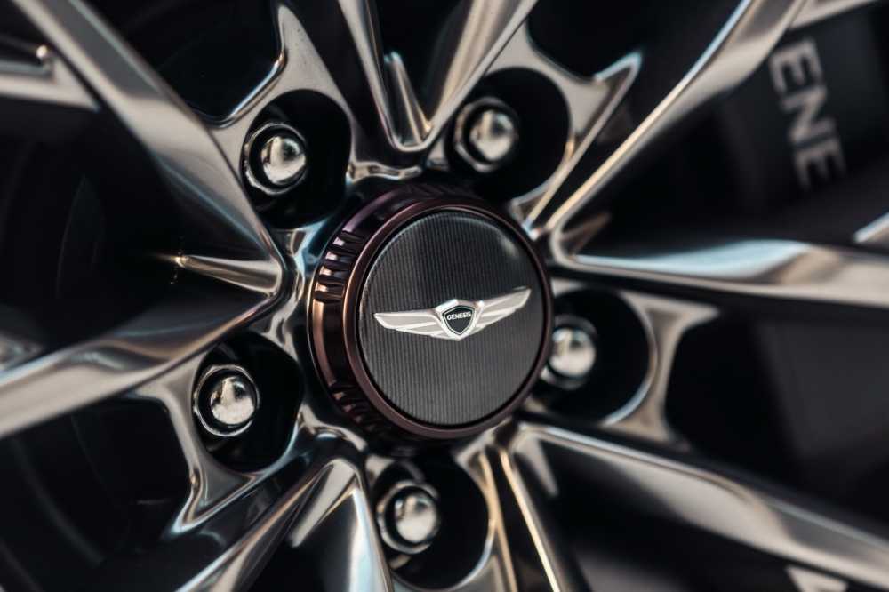 2018-GenesisG80Sport-17