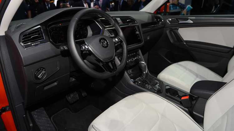 11-2018-volkswagen-tiguan-detroit-1