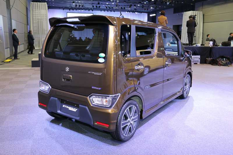 2017-Suzuki-Wagon-R-Stingray-Hybrid-T-rear-three-quarters