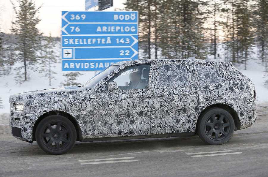 rolls-royce-spies-2017-1808