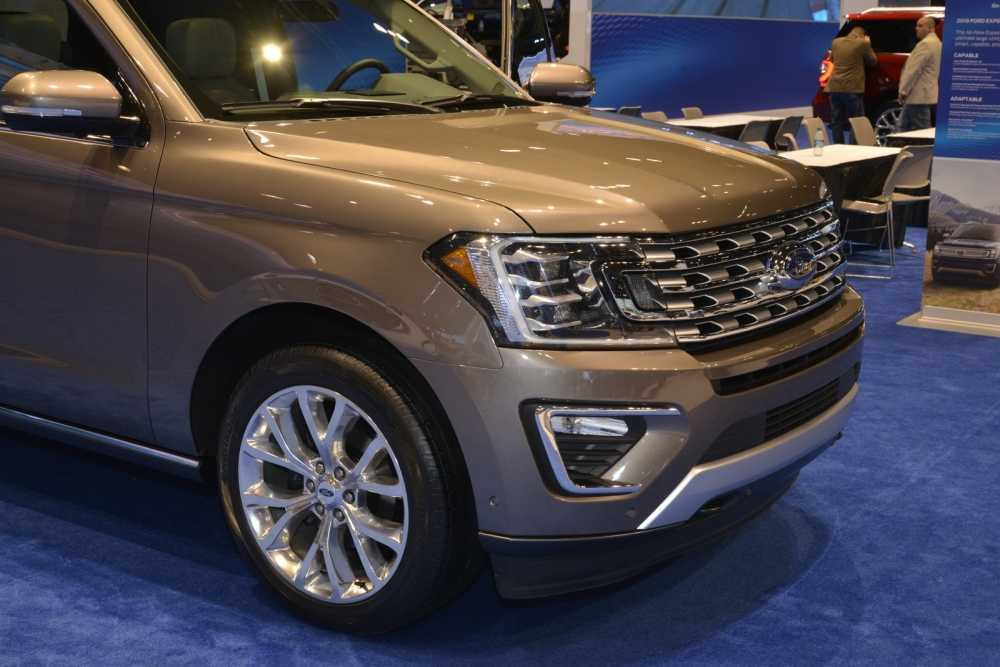 2018-Ford-Expedition-02