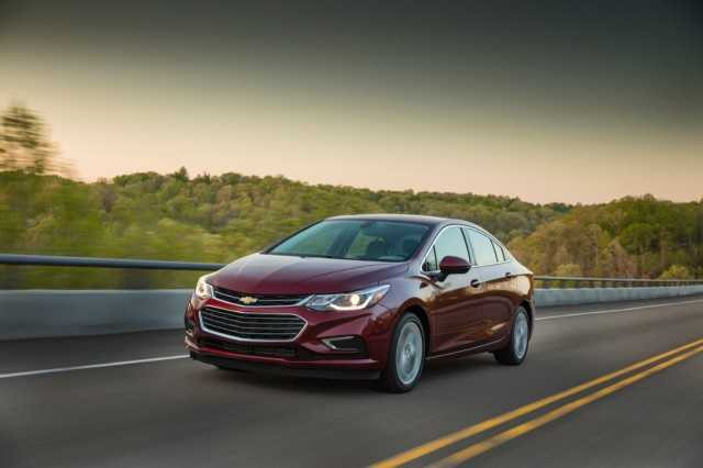 2017-chevrolet-cruze_1005