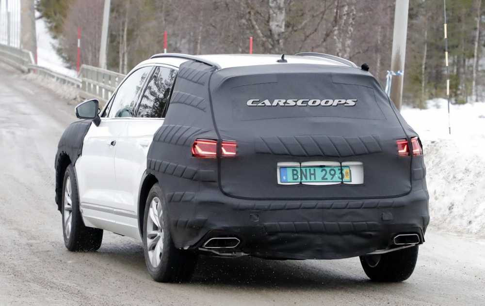 2019-VW-Touareg-15