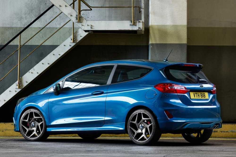 ford_2017_fiesta_st_03