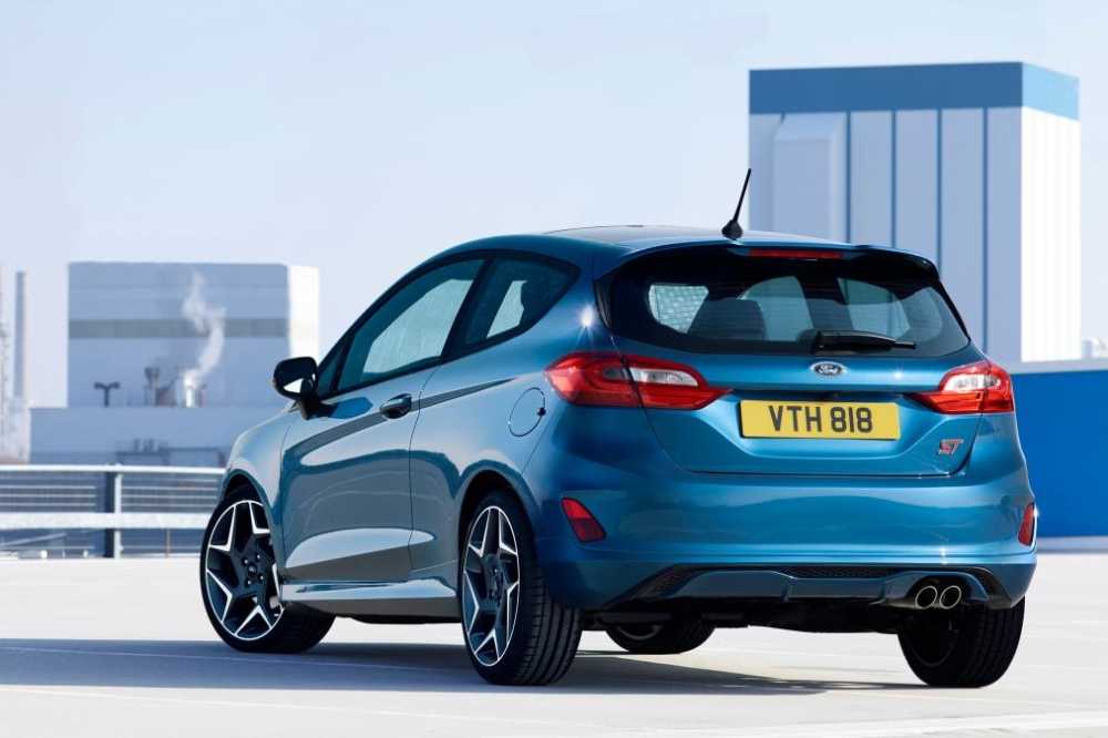 ford_2017_fiesta_st_10