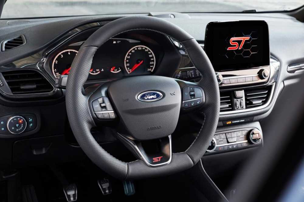 ford_2017_fiesta_st_19