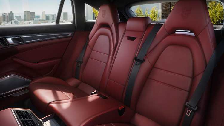 porsche-panamera-4-e-hybrid-sport-turismo-2-1-rear-seat-conf-1