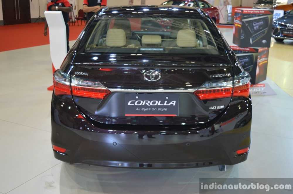2017-Toyota-Corolla-facelift-rear-in-Oman