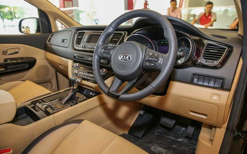 Kia_Carnival_22DGS-15-850x567