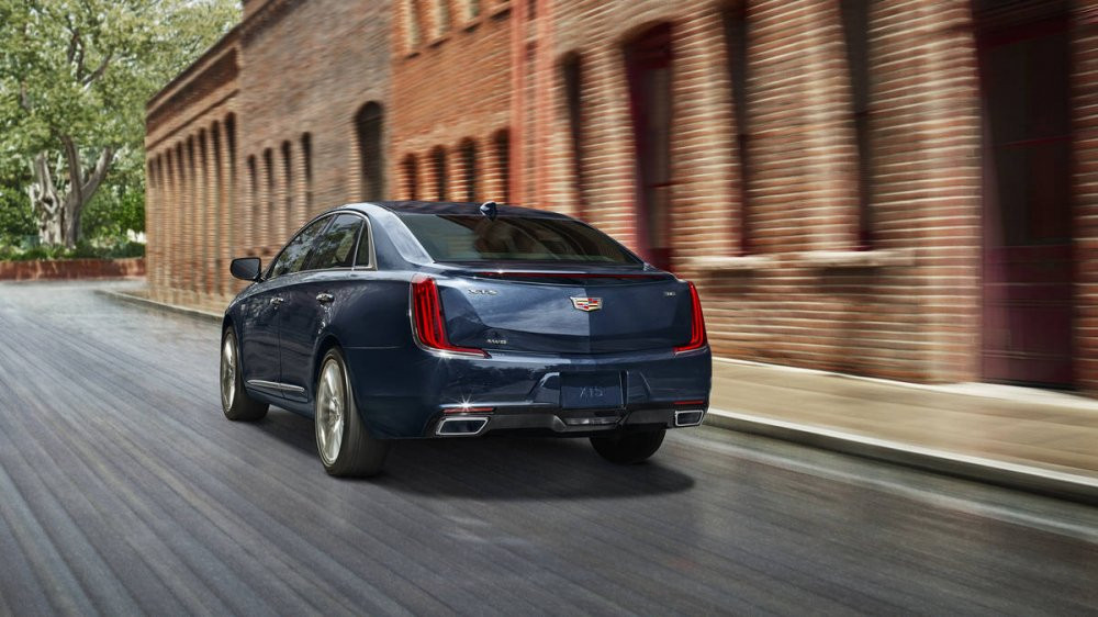 2018-cadillac-xts-003
