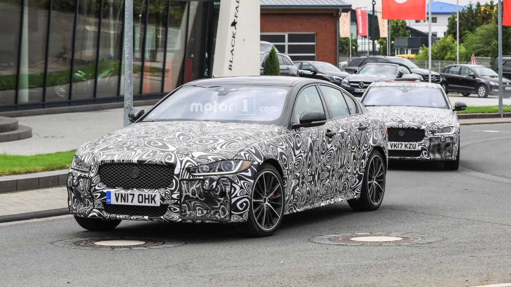 2019-jaguar-xe-svr-spy-photo (1)