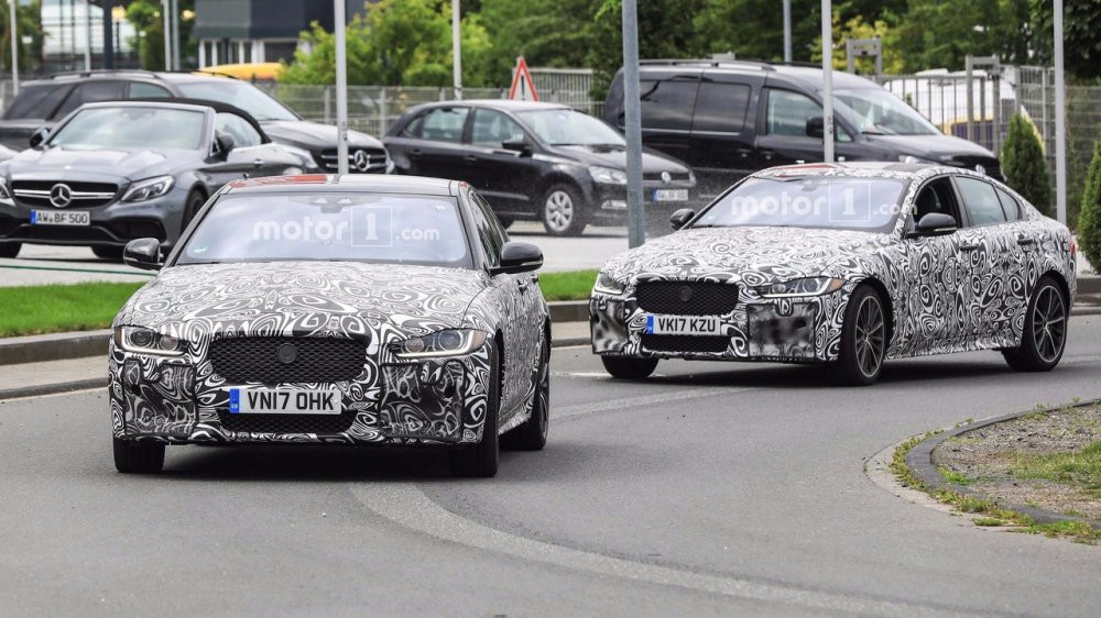 2019-jaguar-xe-svr-spy-photo (2)