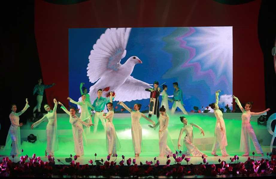 vang mai giai dieu to quoc (8)