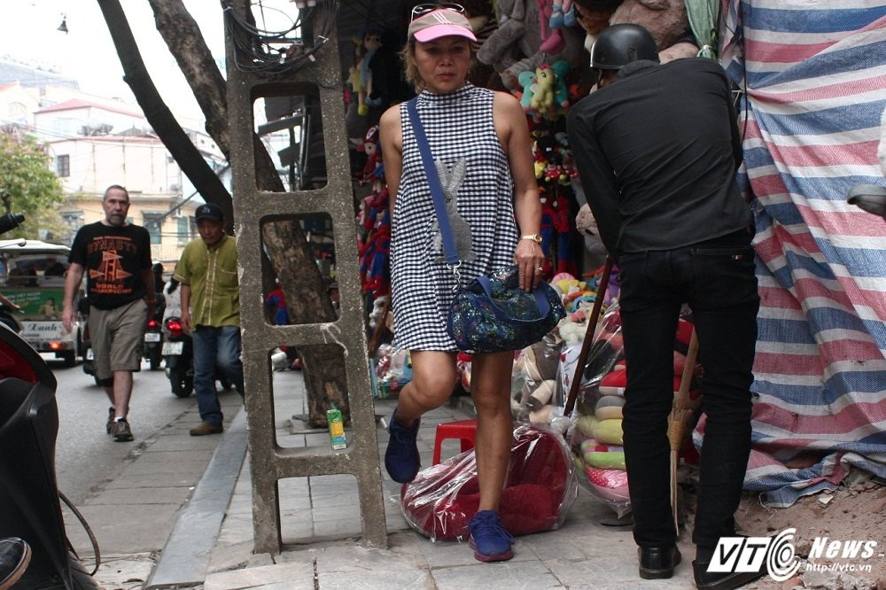 Hinh anh Pho phuong Ha Noi sau 1 thang ra quan dep via he 12