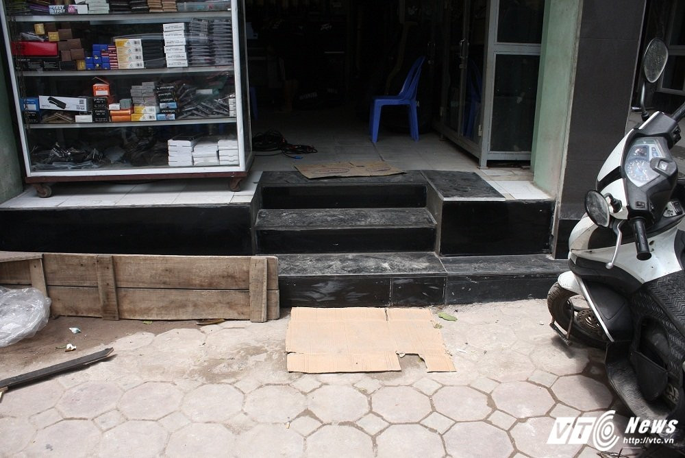 Hinh anh Pho phuong Ha Noi sau 1 thang ra quan dep via he 16