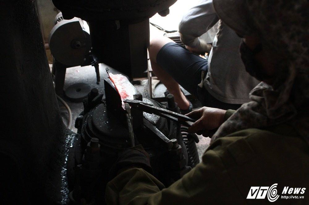 Hinh anh Nguoi phu nu hon 30 nam giu lua lo ren o Ha Noi 11