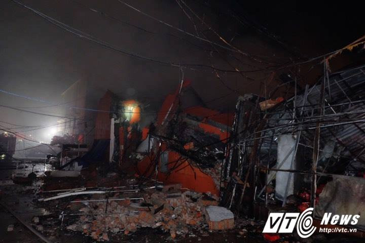 18871432_2001033176794498_1098478041_n-3-0618214 3