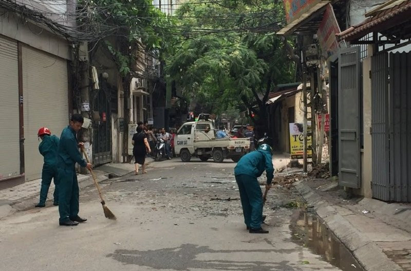 chay-truong-mam-non-giua-trua-hang-chuc-co-tro-bo-chay-1 4