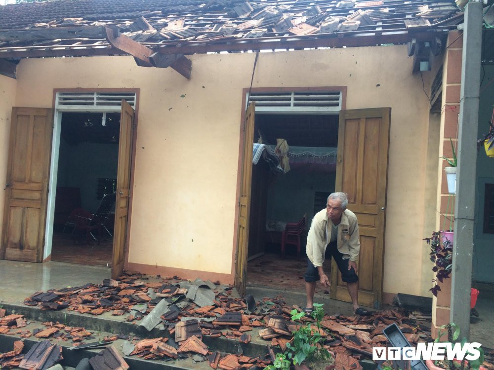 Mot-nha-dan-bi-toc-mai