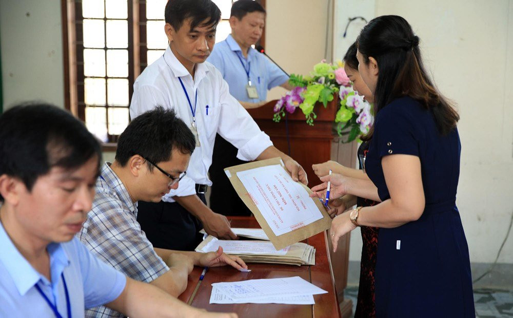 cac-giam-thi-trong-thi-vao-lop-10-o-nghe-an