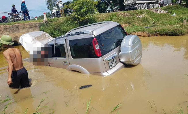 hien-truong-lat-xe_rcwu