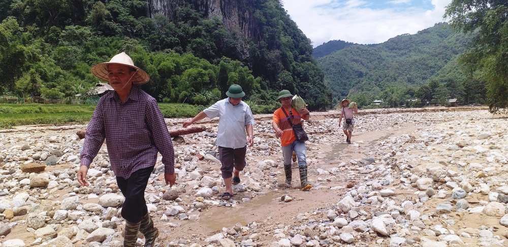 A6 tiep can sa na chi di bo 8