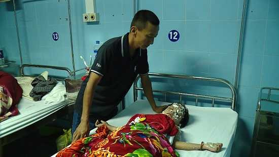 Quảng Bình: Nổ bóng bay trong đêm Trung thu, 9 người bị thương