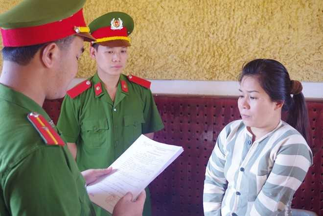 Ba can bo ngan hang tham o hon 10 ty dong hinh anh 1