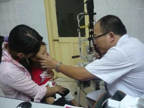 canh-bao-benh-dau-mat-do-de-gia-tang-vi-thay-doi-thoi-tiet-giadinhvietnam.com 1