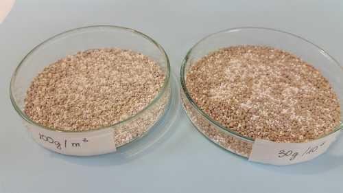 Chế phẩm Redoxy-3C do Đức sản xuất để làm sạch môi trường nước trong các hồ ở Hà Nội.