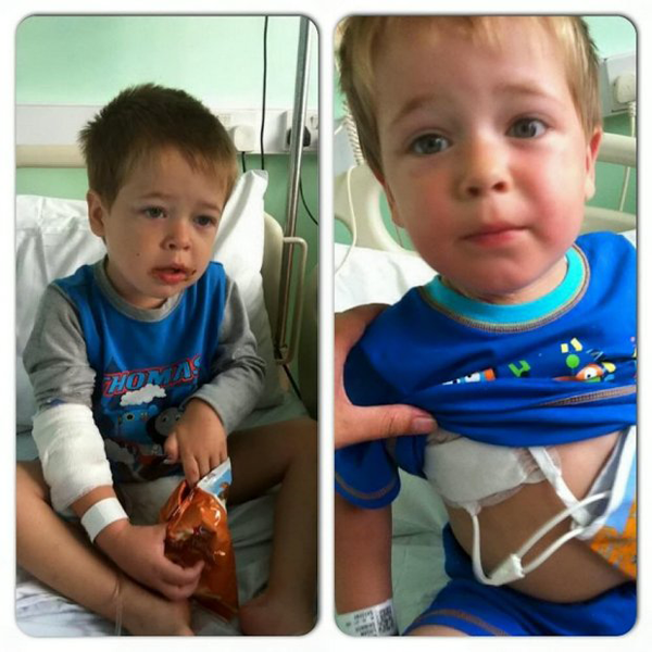 Đây chính là hình ảnh hai bé Regan và Lohan nhập viện để thực hiện quá trình trị liệu.