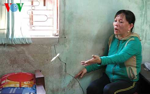 binh dinh: thi cong cau gay nut nha dan van khong chiu boi thuong hinh 1