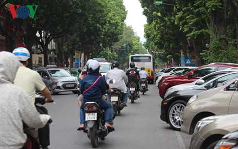 ha noi cam phuong tien ca nhan: can nhin