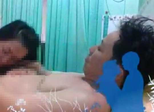 Clip nóng của ông Viễn và người tình đang bị nhiều người truyền cho nhau xem. Ảnh cắt ra từ clip