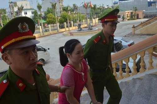 Vợ pha thuốc diệt cỏ vào nước đường đầu độc chồng