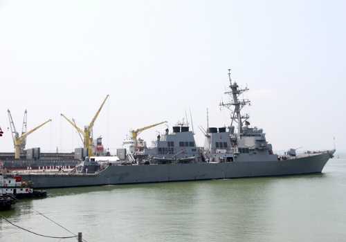Tàu khu trục tên lửa USS John S. McCain từng đến Đà Nẵng hồi tháng 4/2014. Ảnh: Nguyễn Đông.