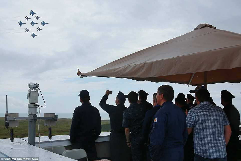 34E49FFD00000578-3625414-image-a-63_1465068058413