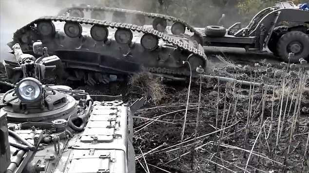 359042FD00000578-0-image-a-27_1466628347383