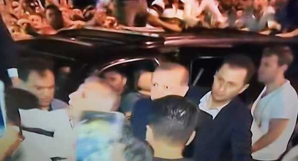 Cncryx3XgAAiuBo-4391-1468631275