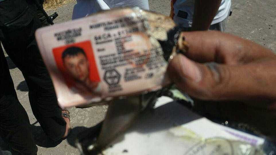 36C57CA900000578-3717939-Images_shared_on_social_media_purportedly_showed_a_dead_body_str-a-21_1470056439866